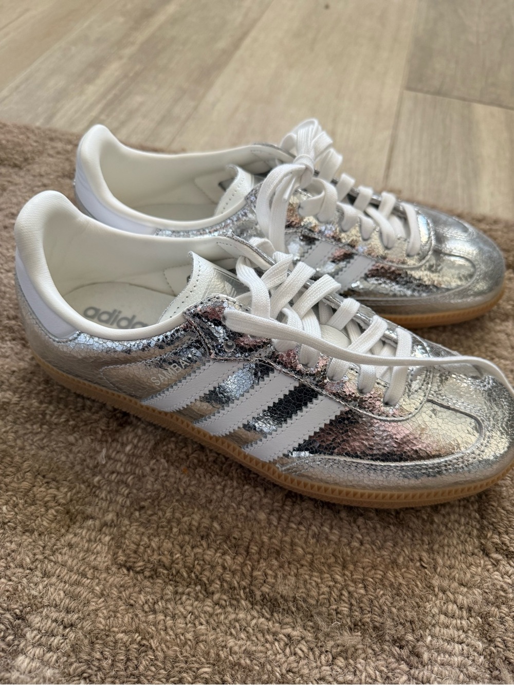 Adidas sambas Women's Silver Metallic Samba Sneakers size 7.5 - Picture 4 of 6